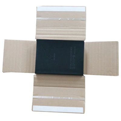 Livres Emballage courrier électronique avec E Flute Board Recyclable Cross Kraft carton ondulé
