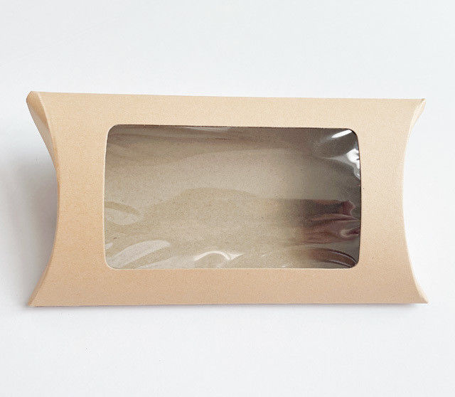Vue de fenêtre Impression de logo personnalisé Cartons cadeaux à coussins Kraft pour les bijoux de bonbons